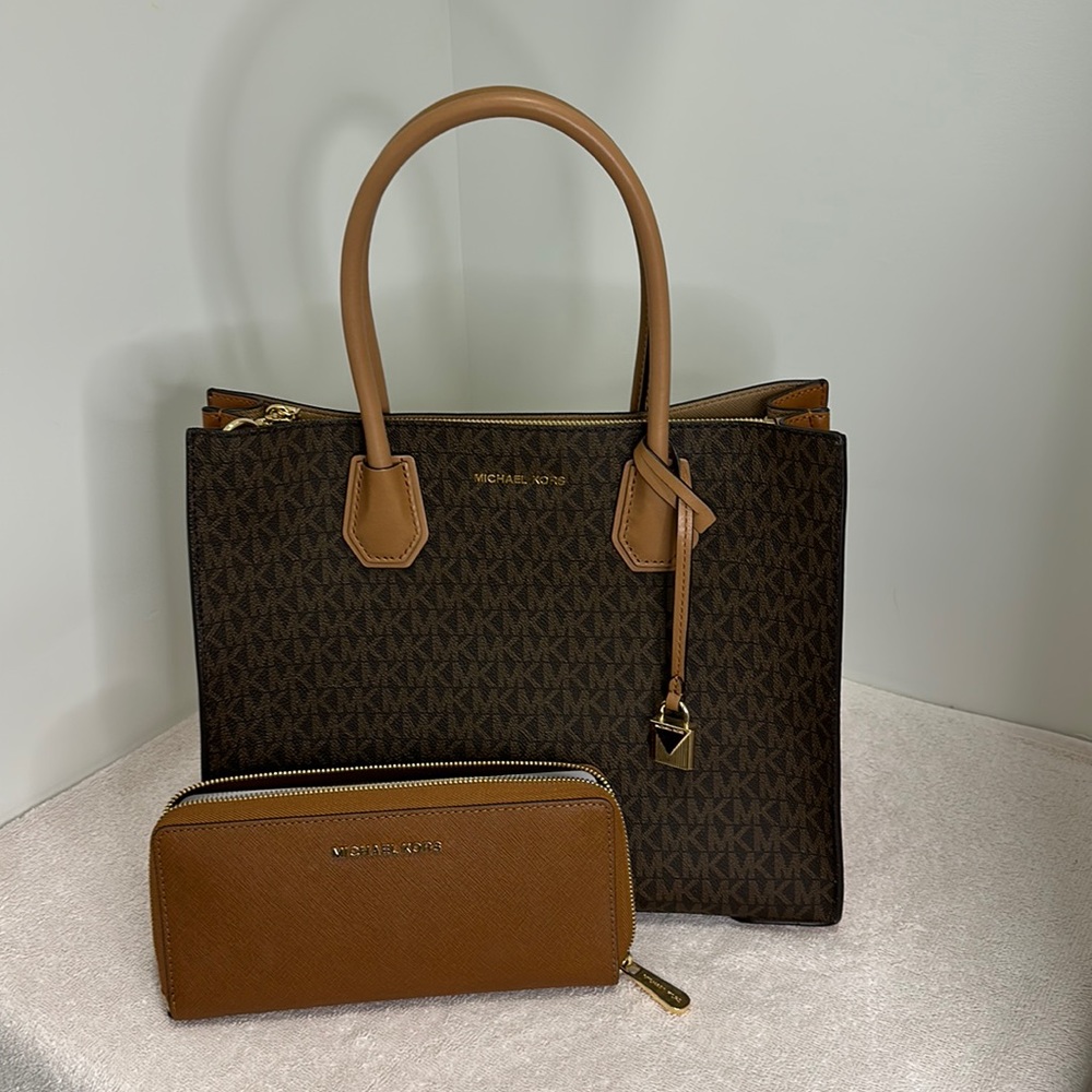 Michael Kors handbag and wallet set.